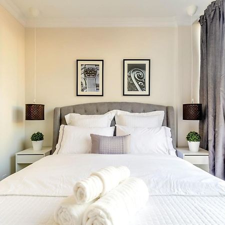 Modern Pet-Friendly Chinatown Apartment Toronto Exteriör bild