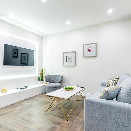 Modern Pet-Friendly Chinatown Apartment Toronto Exteriör bild
