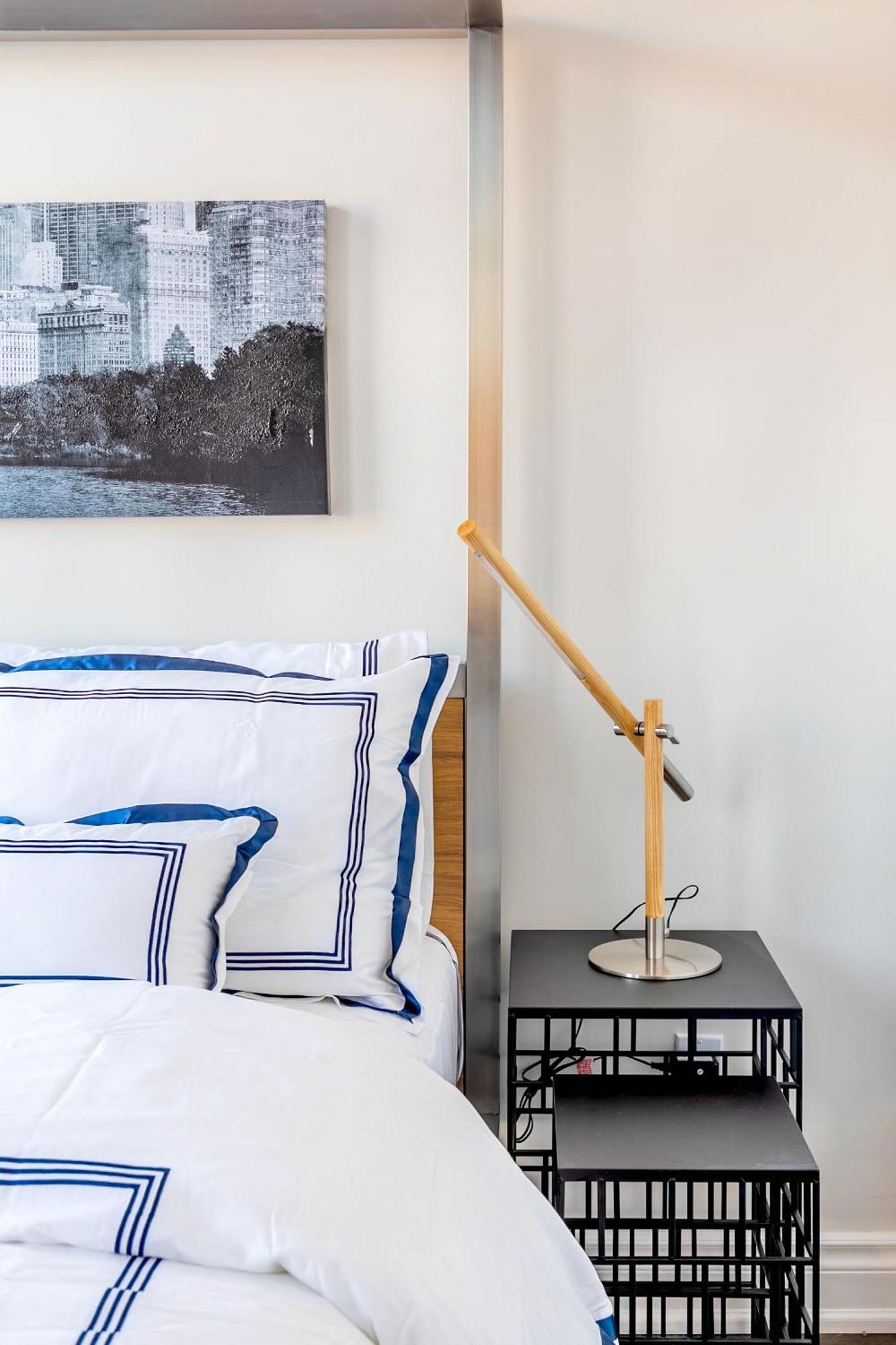 Modern Pet-Friendly Chinatown Apartment Toronto Exteriör bild