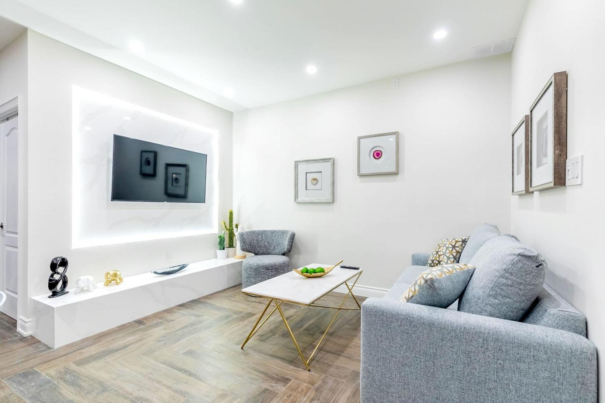 Modern Pet-Friendly Chinatown Apartment Toronto Exteriör bild